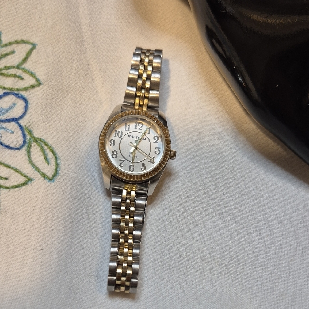 Waltham Two-Tone Quartz Watch - Picture 5 of 10